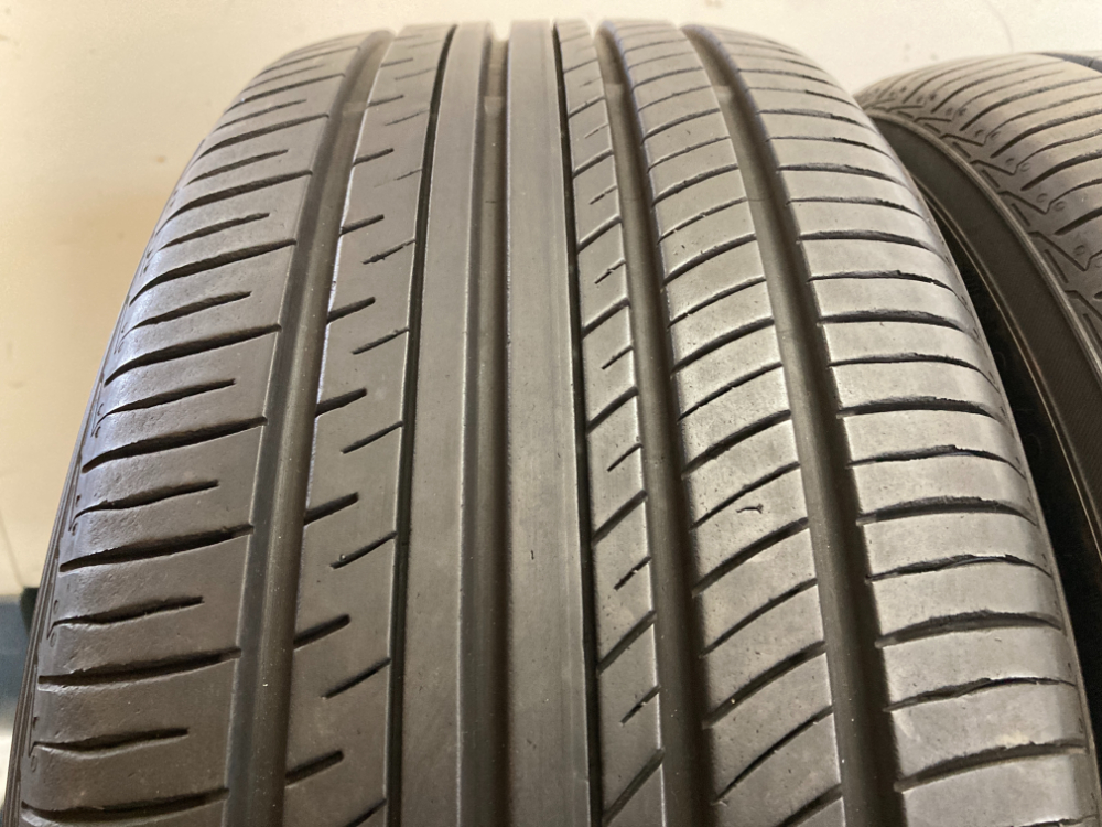 完売)中古極上品 19年製☆215/45R18 89W YOKOHAMA ADVAN dB V552 完売)中古極上品 19年製☆215/45R18 89W YOKOHAMA ADVAN dB V552